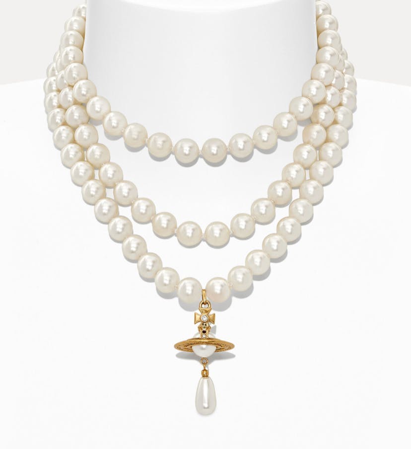 Pearls: Exclusive jewelry for June - May