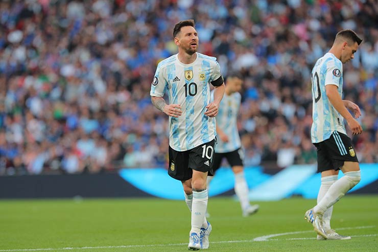 Messi rực sáng đưa Argentina tới chiến thắng đậm trước Italia