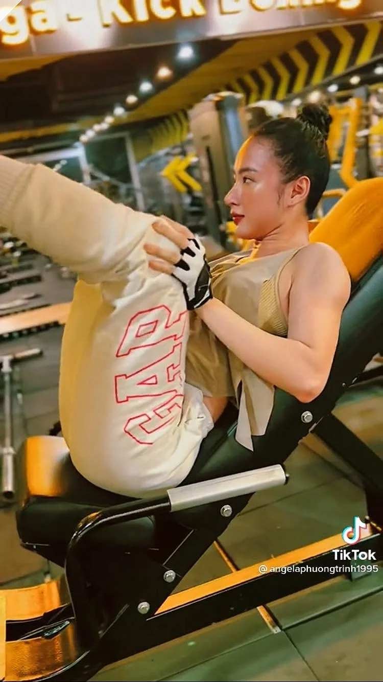 Angela Phương Trinh nâng tạ gần 300 kg, cơ bắp cuồn cuộn khiến đàn ông "hết hồn" - 4