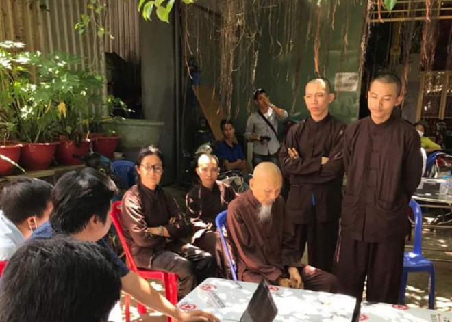 Những người ở "Tịnh thất Bồng Lai" trước khi bị khởi tố, bắt tạm giam. Ảnh: Internet