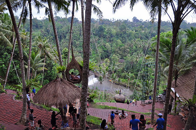 Những chiếc đu quay độc đáo và đầy ấn tượng ở Bali.
