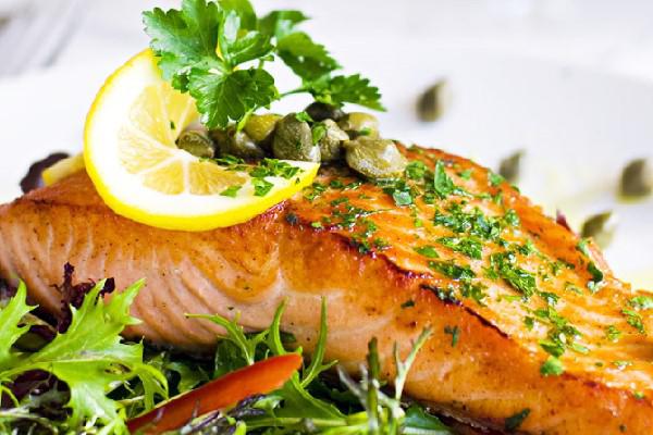 Eating salmon must definitely know this to avoid bringing harm to the body - 1