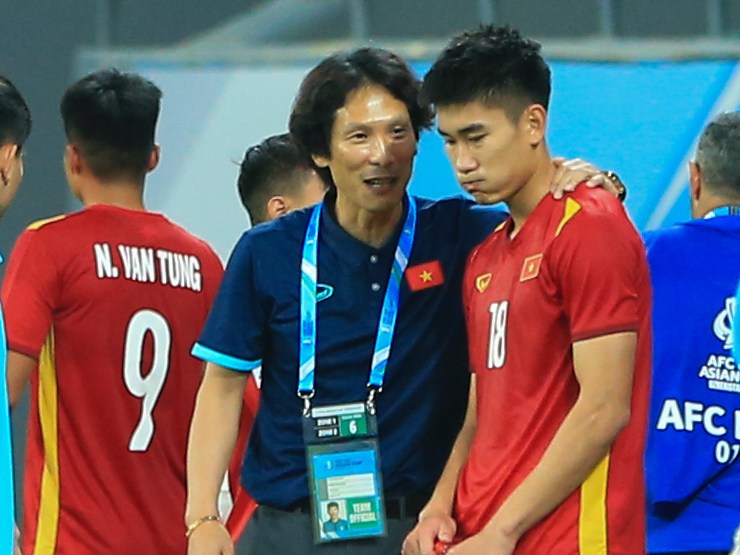 HLV Gong Oh Kyun - U23 Việt Nam trận đầu khiến người Thái giật mình