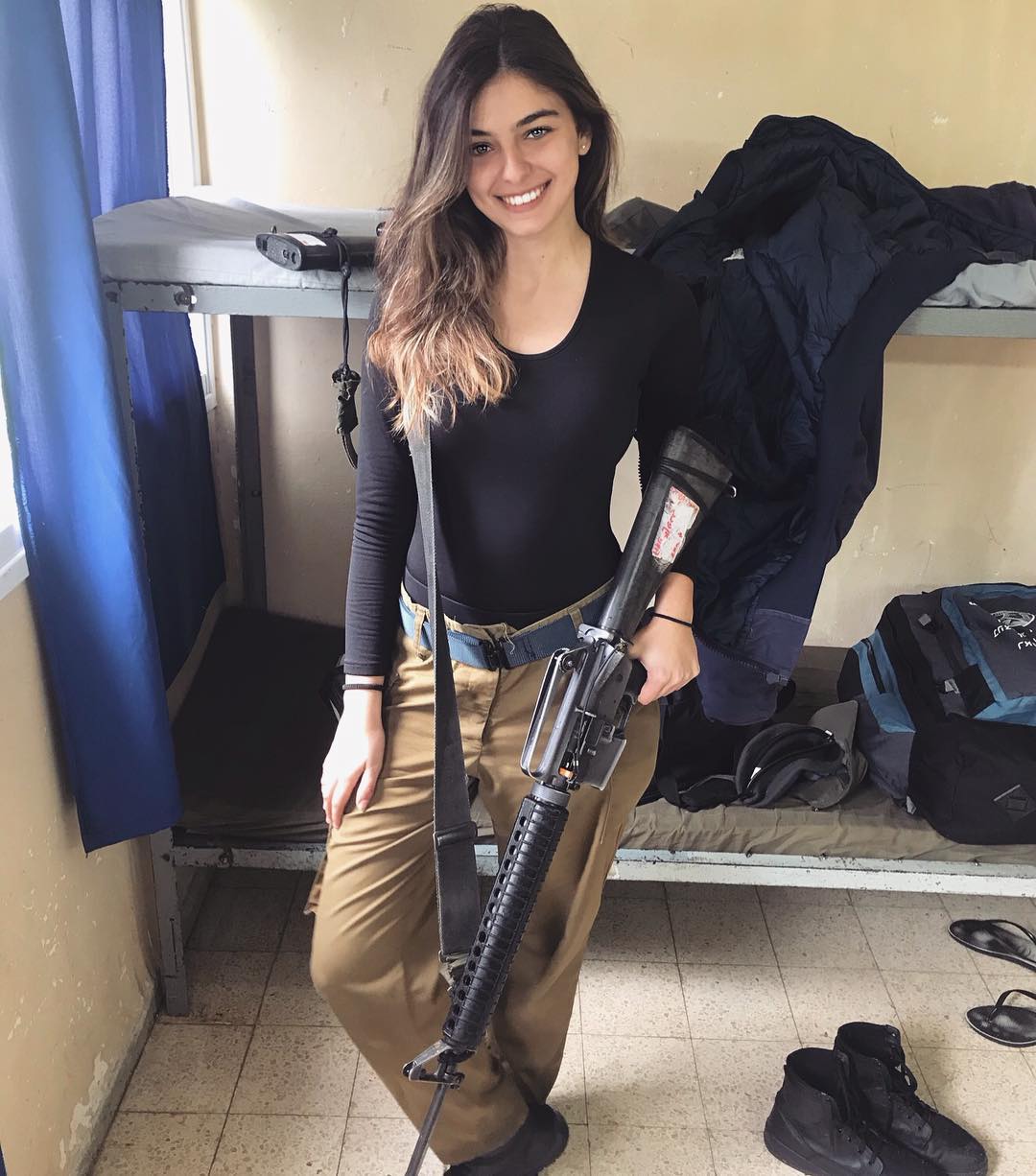 Surprised by the hot body of 2 Israeli female soldiers when leaving uniform - 1