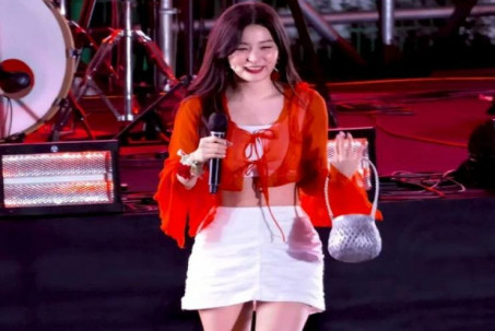 Nhiều idol Hàn Quốc gặp "tai nạn" vì áo ngắn