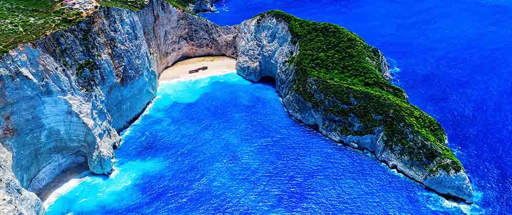 The most beautiful shipwreck beach in Greece, the unspoiled scenery is 