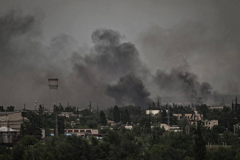 Ukraine đang mong chờ các hệ thống vũ khí tầm xa của phương Tây (ảnh: CNN)