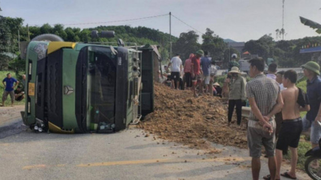Deputy Prime Minister directed to urgently overcome the consequences of the accident in Hoa Binh - 1