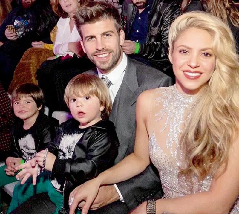 Khi Pique mới học mẫu giáo, Shakira đã là thiếu nữ tuổi 13 trổ mã phổng phao - 3