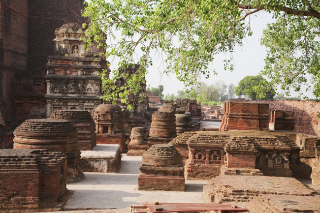 Nalanda Mahavihara, Ấn Độ: Trường đại học cổ kính này bao gồm một tổ chức tu viện và học thuật, có niên đại từ thế kỷ thứ 3 trước Công nguyên đến thế kỷ thứ 13 sau Công nguyên.&nbsp;
