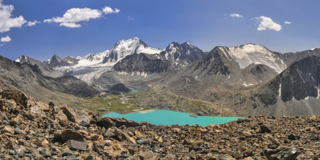 Western Tien-Shan, Kazakhstan, Kyrgyzstan và Uzbekistan: Một trong những dãy núi lớn nhất thế giới, đạt độ cao khổng lồ và có sự đa dạng sinh học đặc biệt phong phú.
