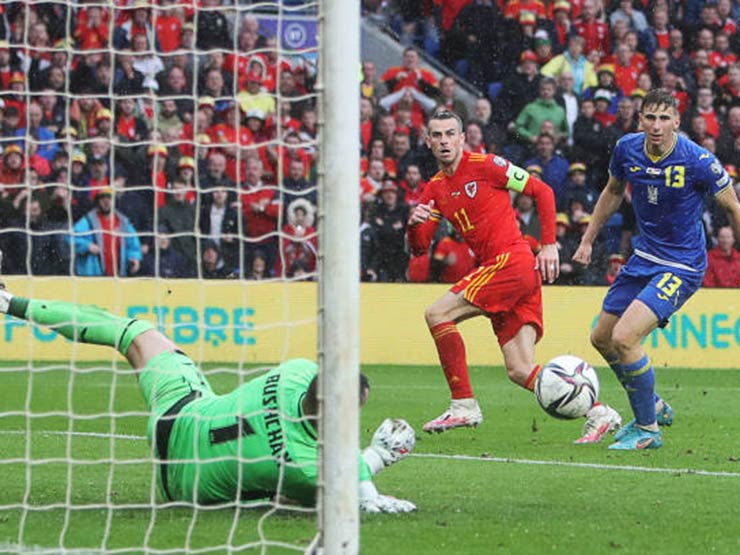 Video bóng đá Xứ Wales - Ukraine: Bàn đá phản định đoạt, 64 năm đau đớn kết thúc (Vòng loại World Cup)