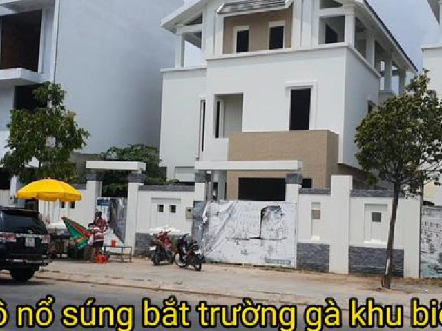 Clip: ”Thợ hồ” nổ súng phá trường gà tại khu biệt thự ở Tiền Giang