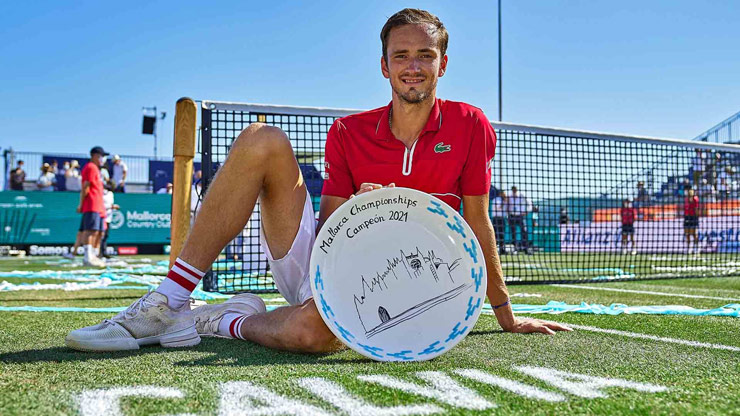 Daniil Medvedev quyết tâm bảo vệ danh hiệu sân cỏ ở đảo Mallorca