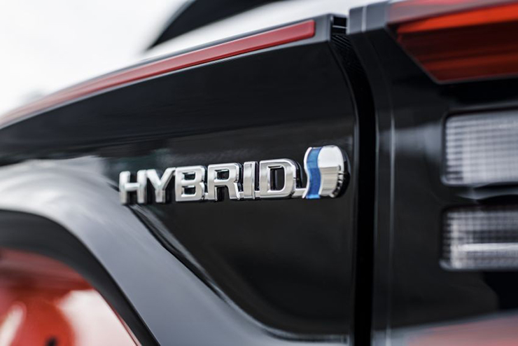 Toyota Fortuner mới sẽ có thêm động cơ dầu hybrid - 4