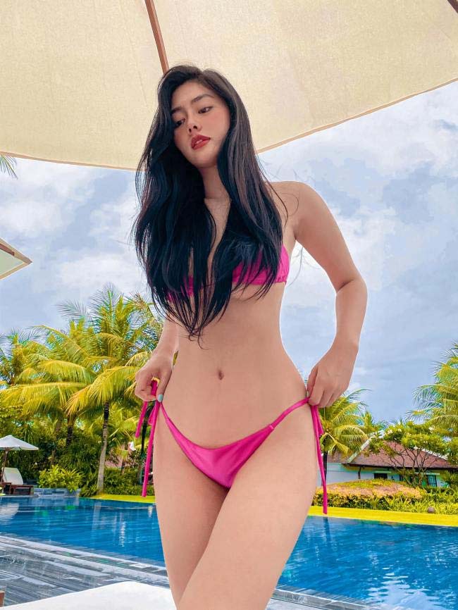 Vietnamese beauties love unbelievably small bikinis, with enough hands to 