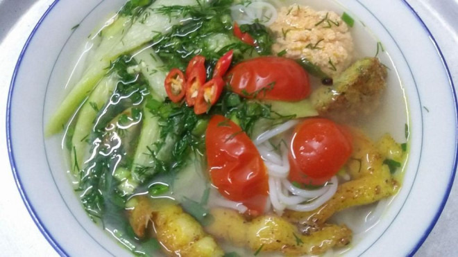 Dọc mùng nấu canh chua rất ngon. Ảnh minh họa.