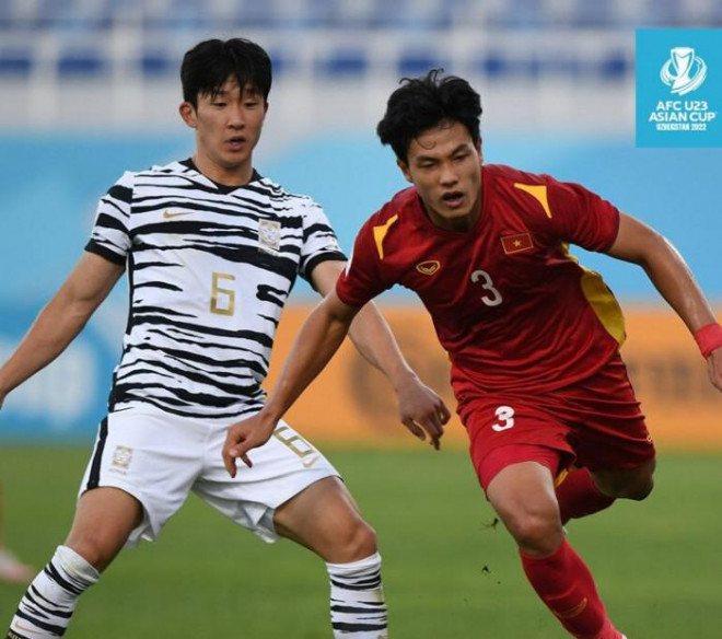 U23 Việt Nam (áo đỏ) đang chơi đầy hứng khởi. Ảnh AFC