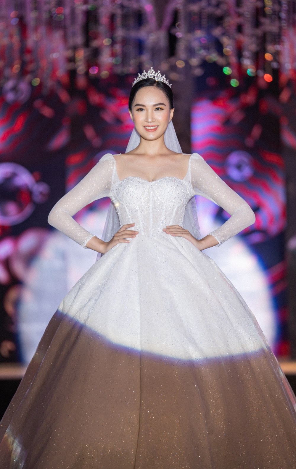 1,000 models gather at Vietnam International Fashion Tour - 8