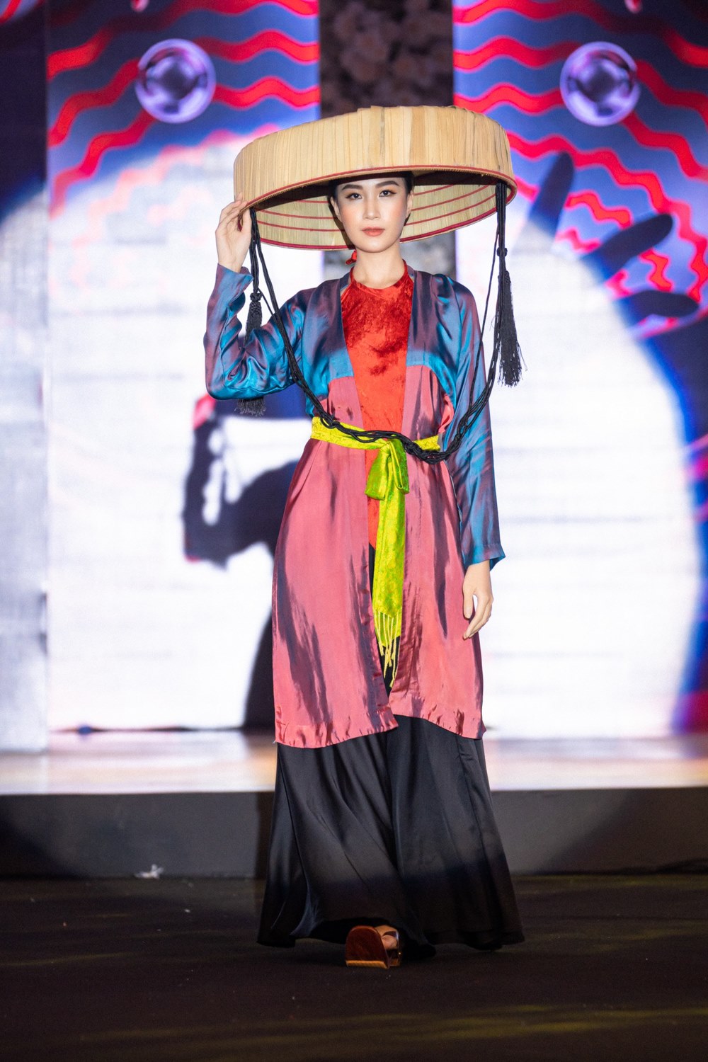 1,000 models gather at Vietnam International Fashion Tour - 5