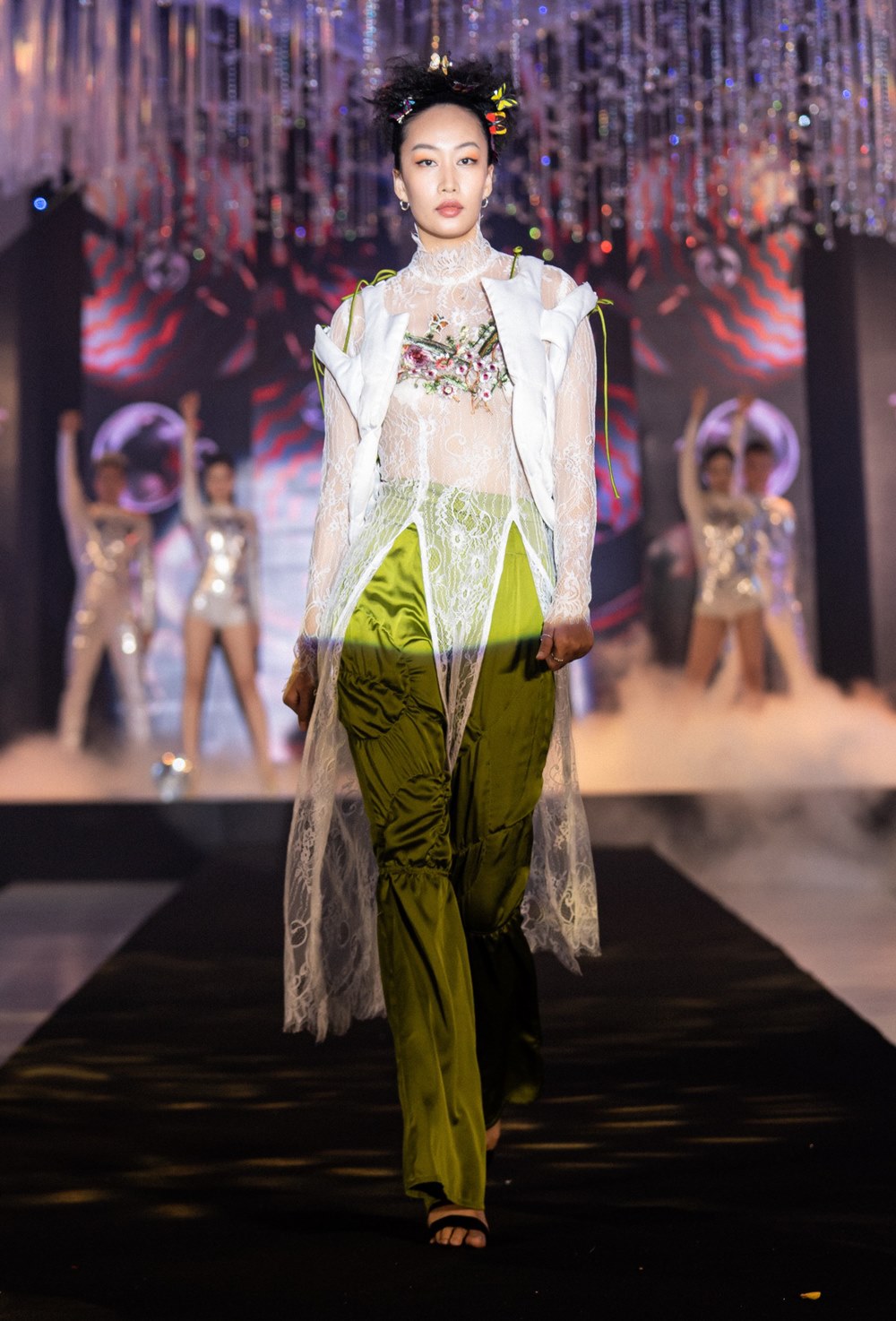 1,000 models gather at Vietnam International Fashion Tour - 4