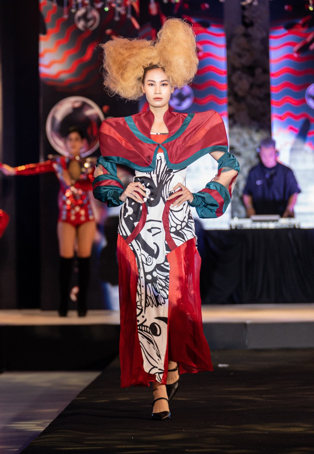 1,000 models gather at Vietnam International Fashion Tour - 3