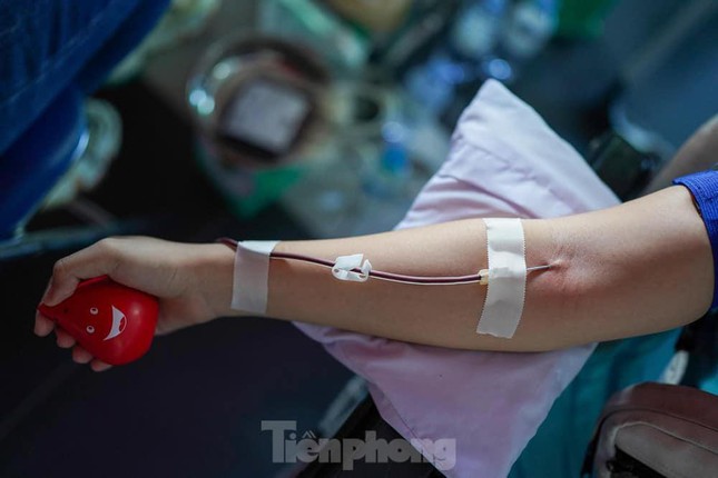 Urgently clarify information 'making money' on voluntary blood donors - 1