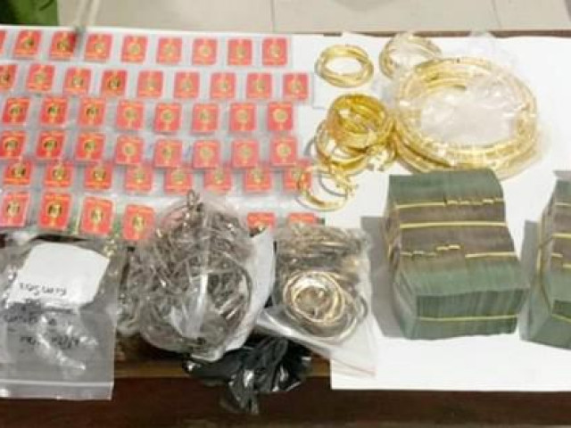 Bắt tạm giam 3 người buôn lậu 56 kg vàng từ Campuchia về Việt Nam