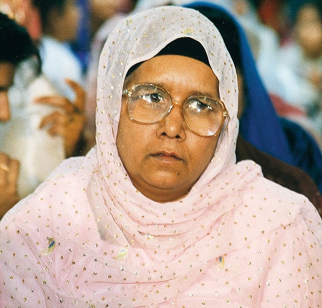 Bà Bachan Kaur Athwal.