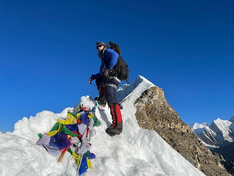 Chi phí cho một tour leo đỉnh Everest dao động từ 1 – 4,5 tỷ đồng/tour/người. (Ảnh: Thanh Nhien Phan)