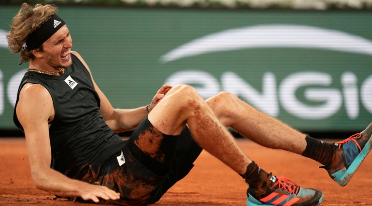 Zverev dính chấn thương kinh hoàng tại Roland Garros