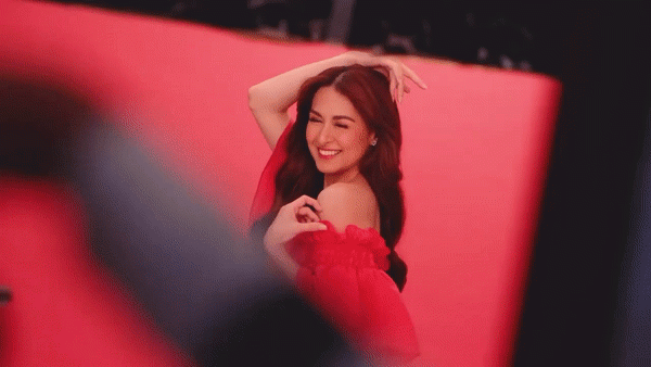 Almost 40 years old but "the most beautiful woman in the Philippines"  still makes people sobbing - 11