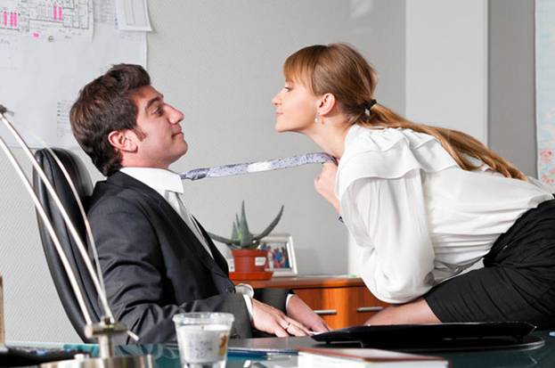 Why do women often have an affair with their boss?  This is the real reason - 1