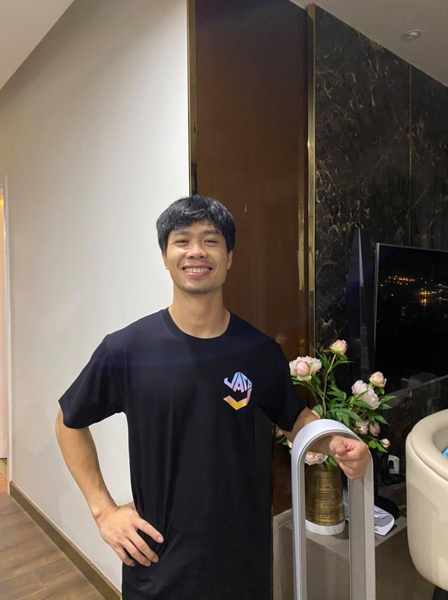 Terrible assets of football players: Bui Tien Dung loves supercars, Tien Linh has a garden house of 300m2 - 6