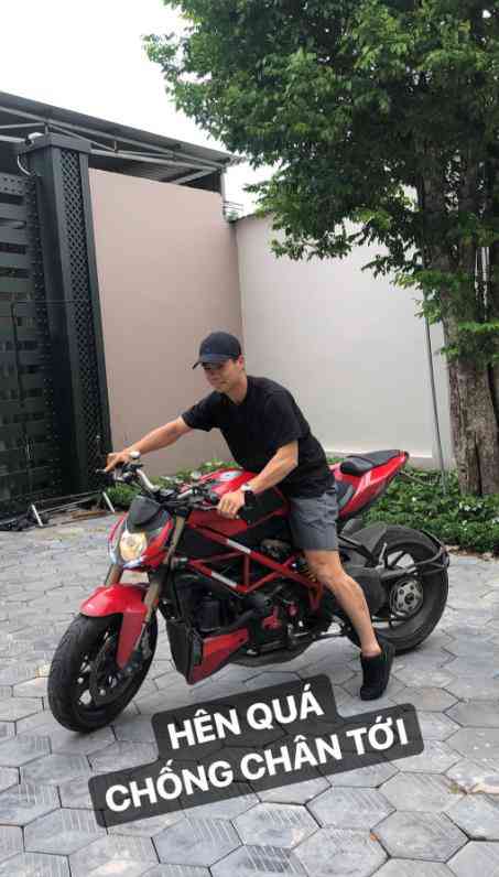 Terrible assets of football players: Bui Tien Dung loves supercars, Tien Linh has a garden house of 300m2 - 3