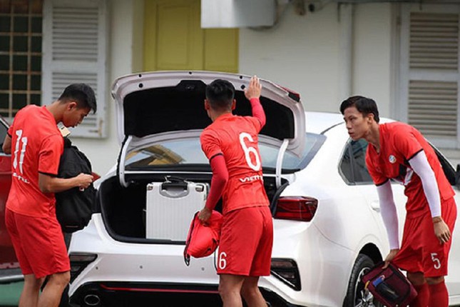 Terrible assets of football players: Bui Tien Dung loves supercars, Tien Linh has a garden house of 300m2 - 13