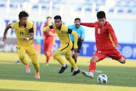 Video bóng đá U23 Việt Nam - U23 Malaysia: Kịch tính 2 bàn, VAR và thẻ đỏ (U23 châu Á)