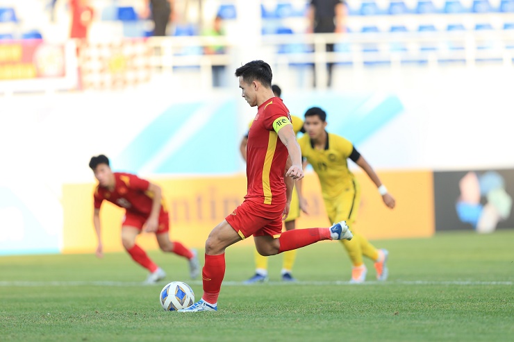Video bóng đá U23 Việt Nam - U23 Malaysia: Kịch tính 2 bàn, VAR và thẻ đỏ (U23 châu Á) - 3