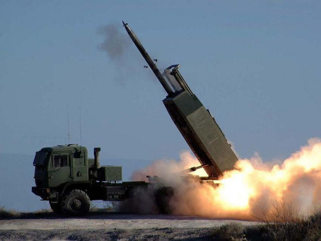 Hệ thống tên lửa cơ động cao M142 (HIMARS) của Mỹ. Ảnh: WIKIPEDIA