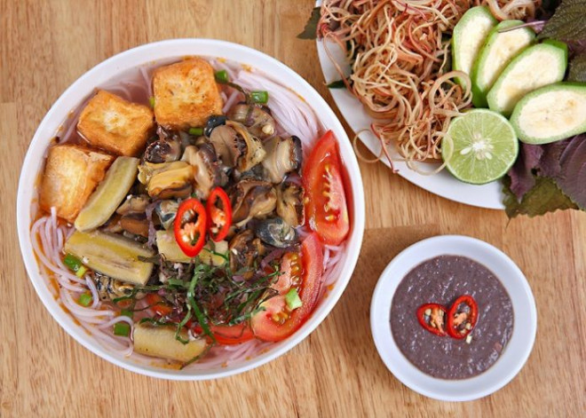 The specialty of Khuong Thuong village (Hanoi) with the nickname " smack tron ​​provocative ", whoever has eaten is addicted!  - 2
