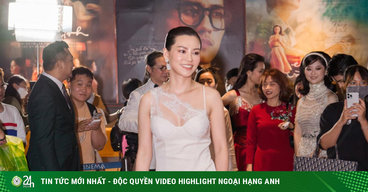 “Khanh Ly” Bui Lan Huong sang vegetarian Trinh music at the movie’s release 50 billion