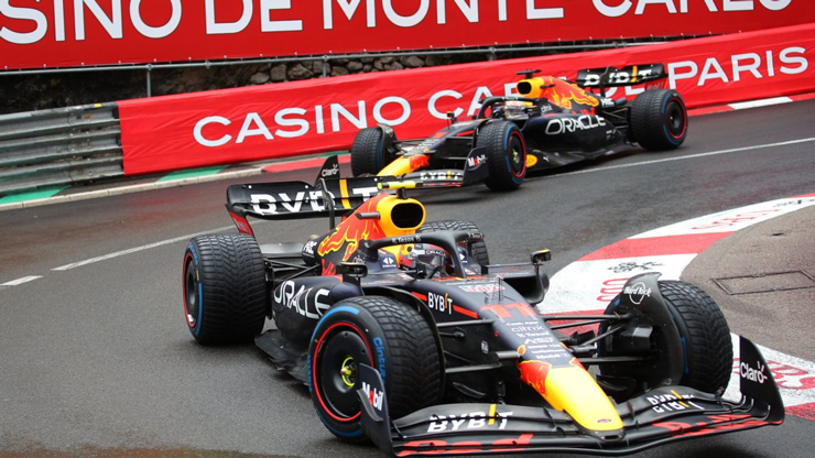 Perez đang làm cuộc đua vô địch thêm hấp dẫn, và là thách thức với Verstappen.