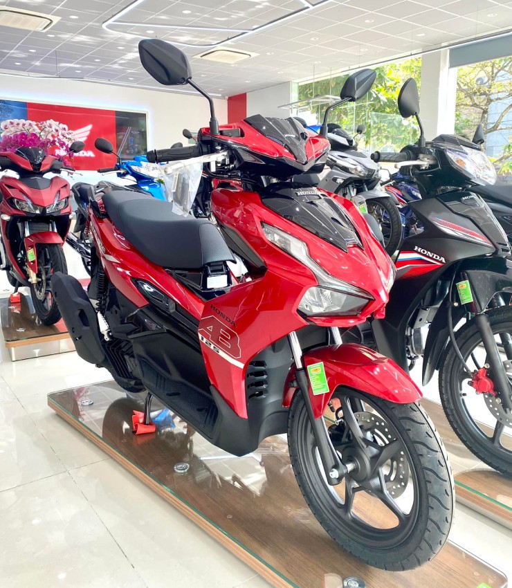 Bảng giá Honda Air Blade 125 tháng 6/2022, chênh gần chục triệu - 3