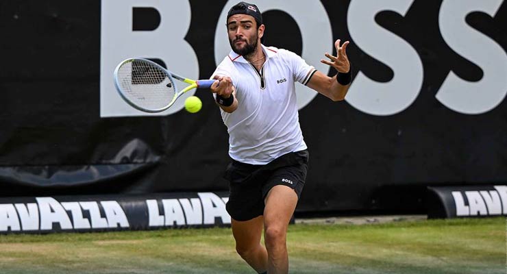 Matteo Berrettini, tay vợt từng vào chung kết Wimbledon năm ngoái vất vả vào bán kết ở giải đấu tại Stuttgart