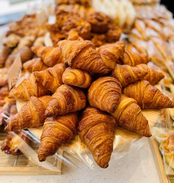 TOUS les JOURS Nguyễn Thị Thập - tiệm bánh xinh đẹp giữa lòng Quận 7 - 6