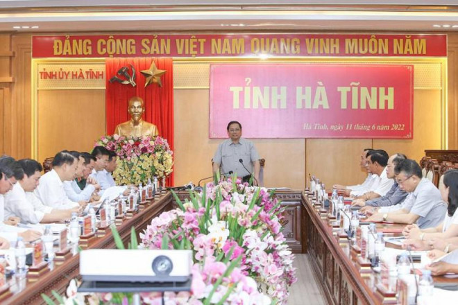 Thủ tướng Phạm Minh Chính và đoàn công tác Trung ương có buổi làm việc với Ban Thường vụ Tỉnh ủy Hà Tĩnh. Ảnh: BHT