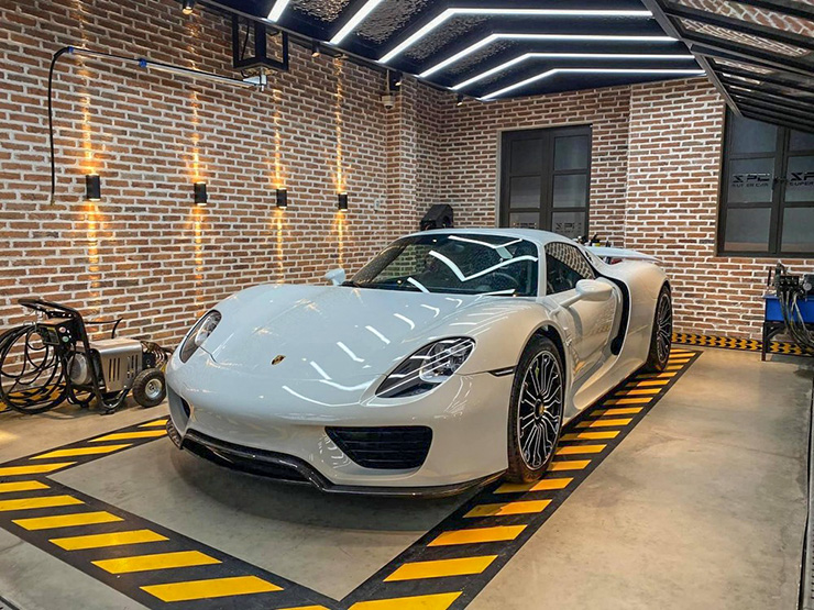 Ông chủ Coffee Trung Nguyên tậu siêu xe Porsche 918 Spyder màu trắng độc nhất Việt Nam - 5