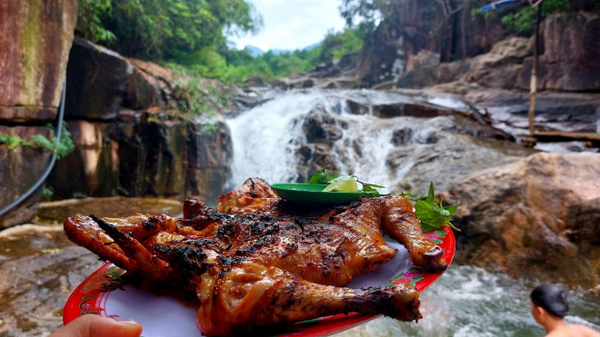 Món ăn địa phương dân dã, thơm ngon