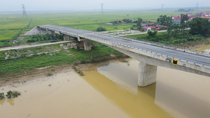 Người dân địa phương đã gọi tên của cây cầu là cây cầu cụt