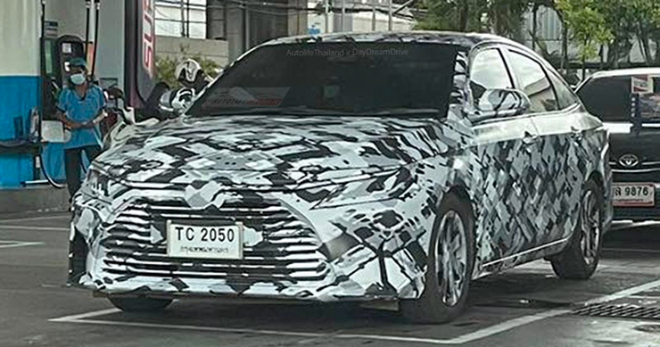 Toyota Vios thế hệ mới chạy thử trong lớp ngụy trang trên phố - 1